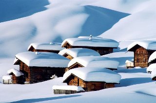 chalet in winterse zwitersland